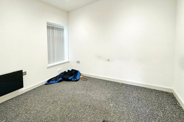 Flat to rent in Lower Mill Street, Kidderminster, Worcestershire