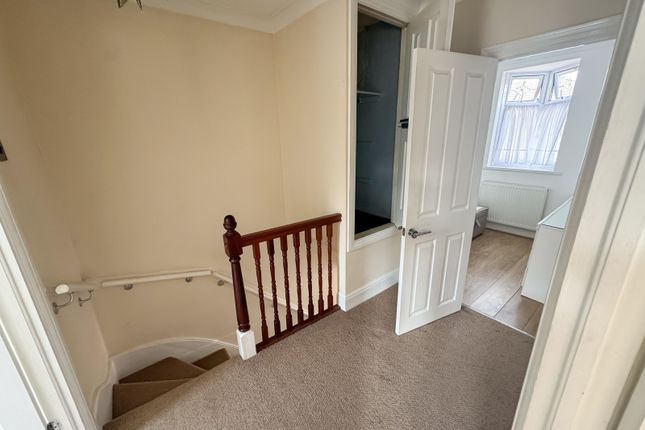 18 Surrey Road, DAGENHAM photo 4