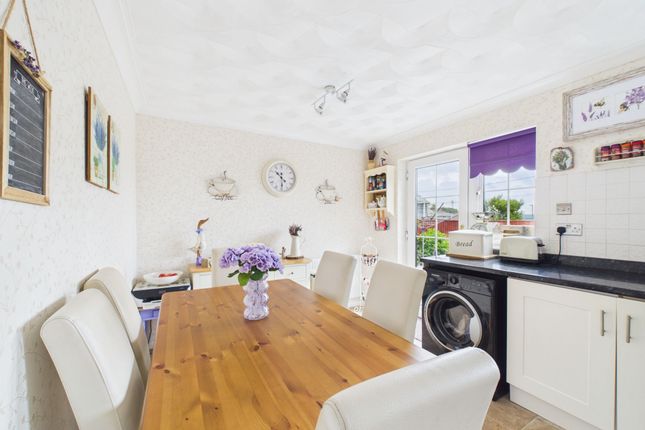 3 Tollgate Close, Liskeard photo 4