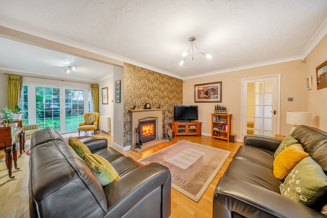 7, St. Peters Close, Speen photo 3