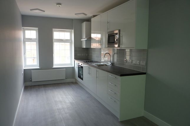 Flat 2 2, The Market Service Road, Carshalton photo 2