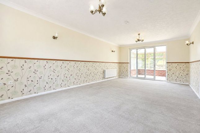 18, Ashlea, Hampshire photo 3