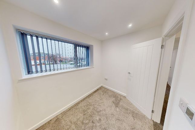 Flat to rent in Willerby Road, Hull