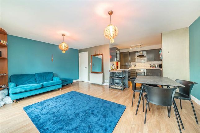 Flat 2-22, Kempton Court, 2, Durward Street, London photo 4