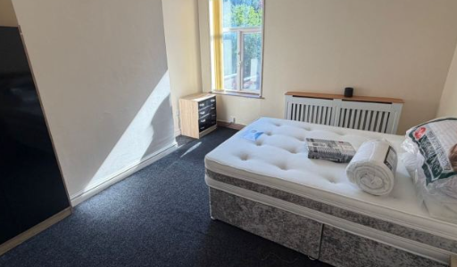 1-bed flat on 6 Bed House Share, Walsall, £40/mo