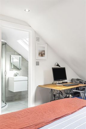 Maisonette for sale in Newport Road, Leyton, London