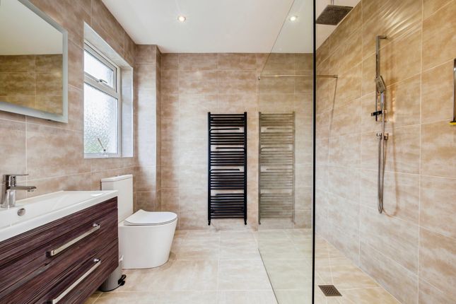 76 Newton Road photo 4