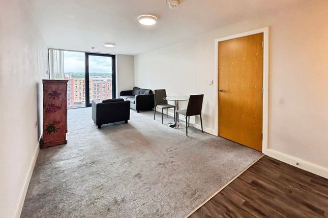 708, Victoria House, Leeds photo 3