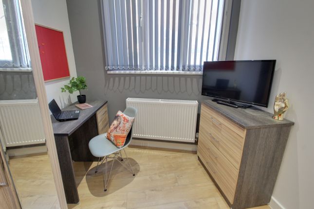 Flat to rent in Wellington Street, Leicester