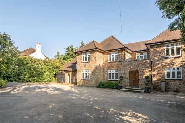 Thumbnail Detached house for sale in Barnet Road, Arkley, Hertfordshire