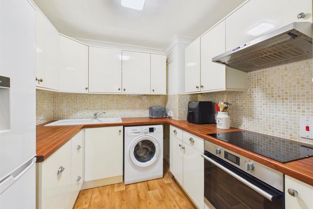 12a, The Ridings, Lowfield Road, Anlaby photo 3
