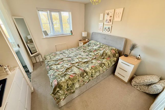 12, Aspen Road, Great Yarmouth photo 4