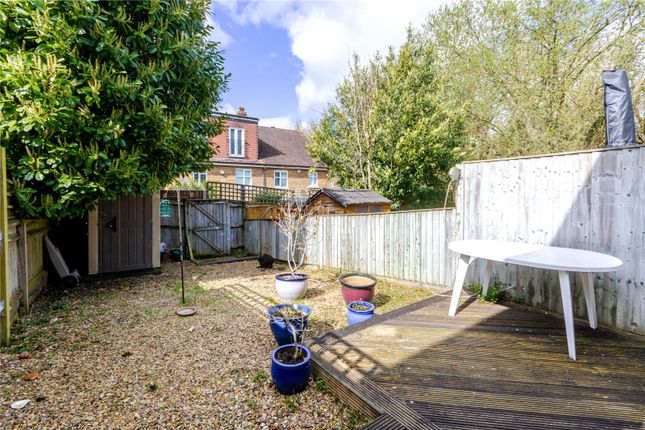13, Linden Square, Uxbridge photo 4
