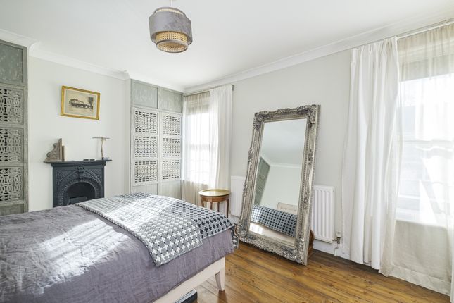 Terraced house to rent in Brightfield Road, London