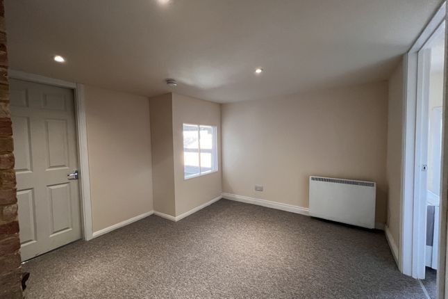 Thumbnail Flat to rent in 42 High Street, Cambridgeshire