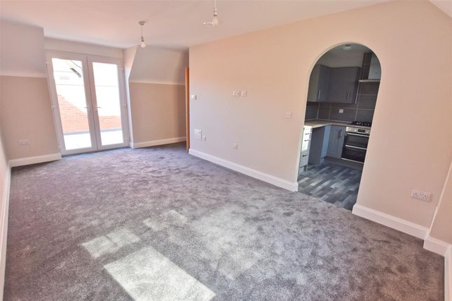 61 Randall Crescent, Cromer photo 2