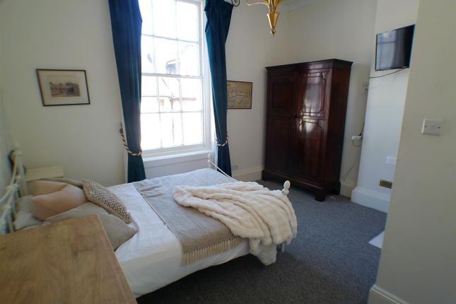 Room 6, 34, St Ann, Salisbury photo 4