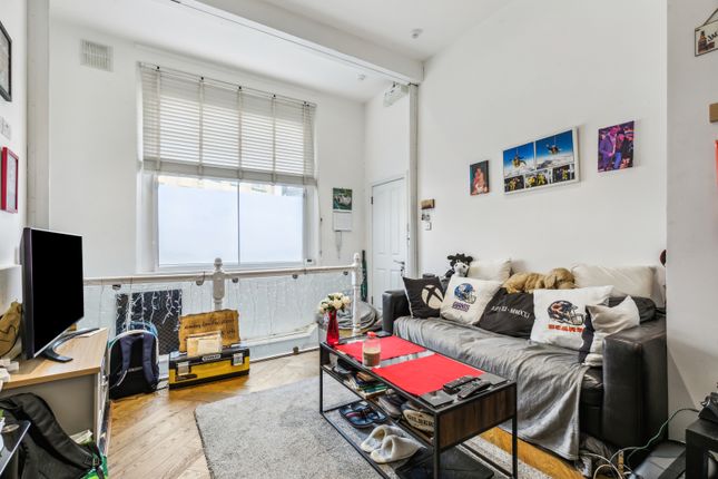 Flat to rent in Abercrombie Street, Battersea Park