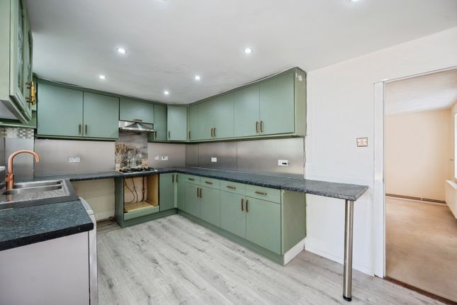 6, Burcote Drive, Hampshire photo 3