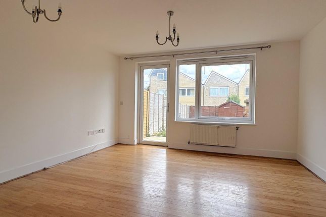 42, Watercress Way, Gravesend photo 3
