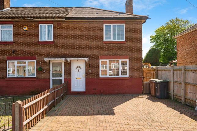End terrace house for sale in Trent Road, Luton, Bedfordshire