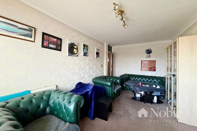 68, Defoe Way, Romford photo 4