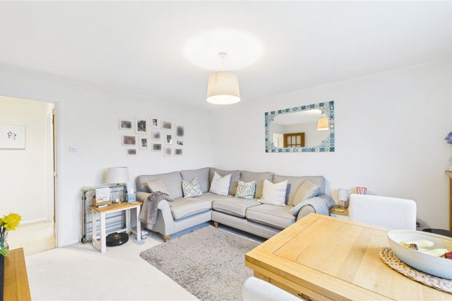 35, Meadowbank Road, Surrey photo 3
