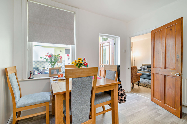 8, Penmaen Road, Pontllanfraith photo 4