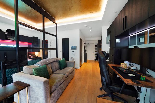 Flat 505, Astell House, London City Island photo 4