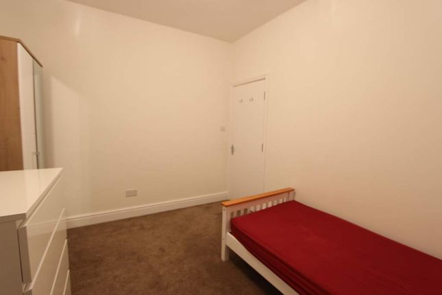 Terraced house to rent in Warwick Road, London