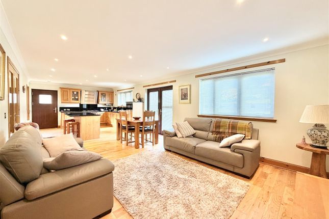 6, Bruce Gardens, Lanark photo 3