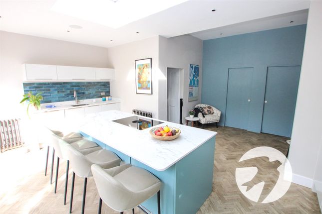 48, Glenlyon Road, London photo 4