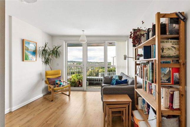 Flat 83, 1, Queensland Road, London photo 4