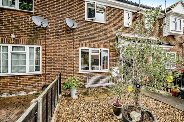 Thumbnail Terraced house for sale in Lavender Close, Aylesbury