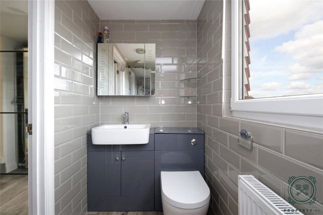60, Station Crescent, London photo 4