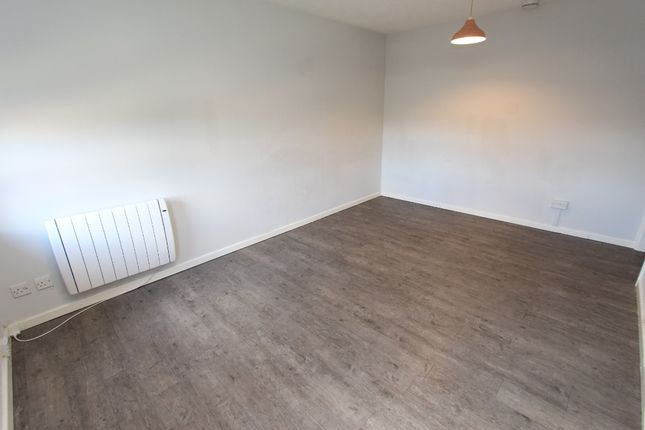 28, Overdale Drive, Long Eaton photo 4