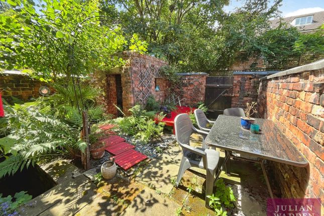 14, Redcar Avenue, Manchester photo 2
