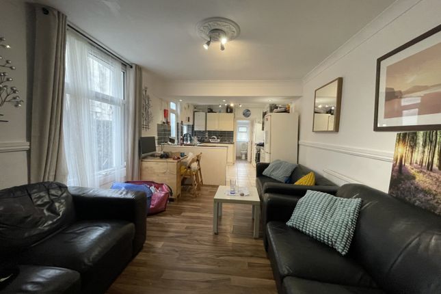 6-bed terraced on 171, Malefant Street, Cardiff, £3,150/mo