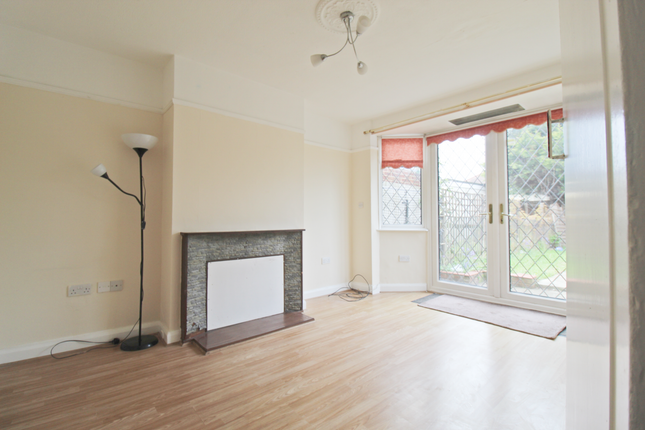 Thumbnail Detached house to rent in Abbotts Road, Mitcham