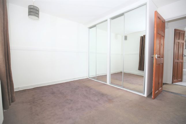 Flat for sale in Warburton Road, Thornhill, Southampton, Hampshire