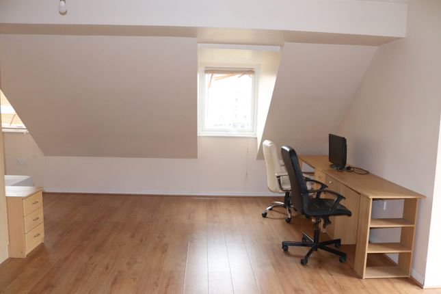 Flat to rent in Meachen Road, Colchester, Essex
