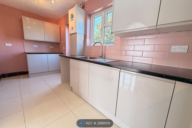Martindale Road, Hounslow photo 4