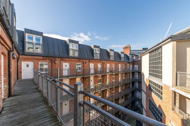 Flat to rent in Pandongate House, Newcastle