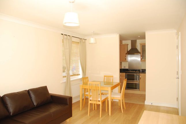 Thumbnail Flat to rent in Gilbert White Close, Perivale, Greenford