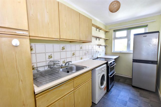19, Lowen Way, Truro photo 4