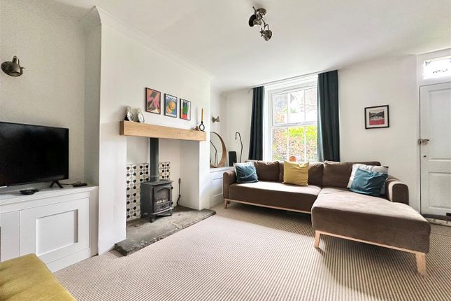 3 Cross Keys Row, Chapel Milton, High Peak photo 2