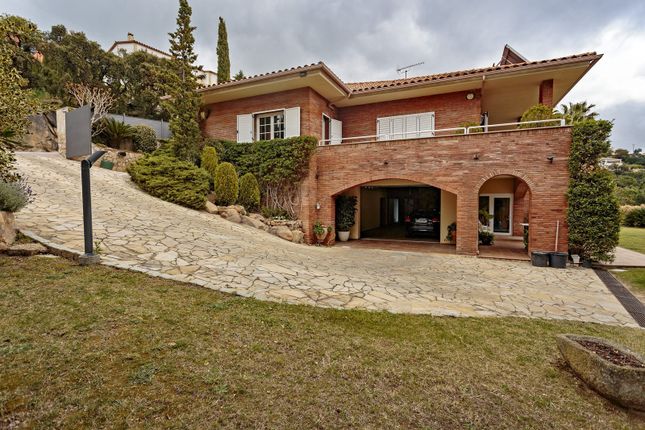 Villa for sale in Santa Cristina D'aro, Costa Brava, Catalonia
