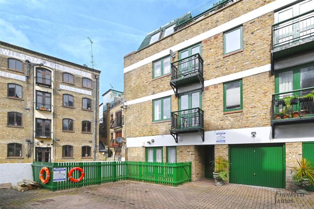 Flat for sale in 90 Three Colt Street, Limehouse, London