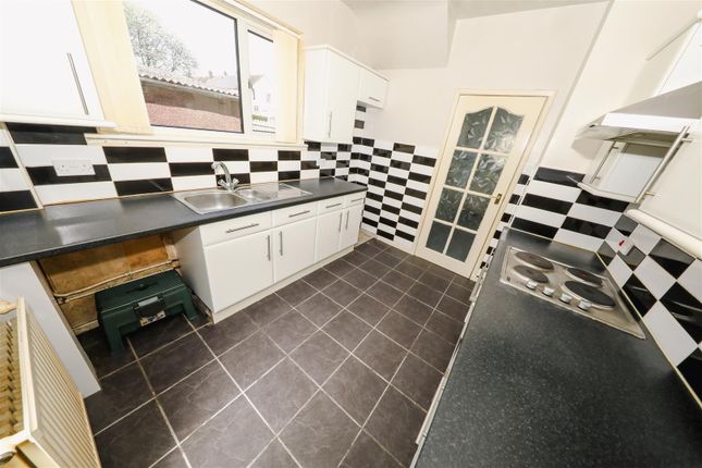 6, Eden Crescent, Glenrothes photo 4