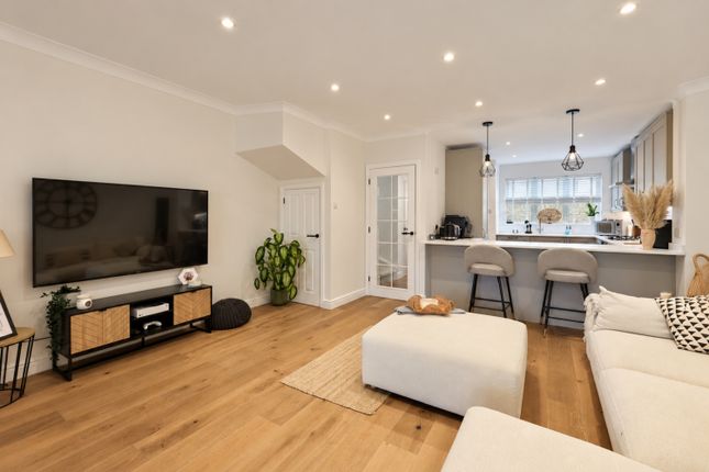 27, Walnut Close, Witney photo 4